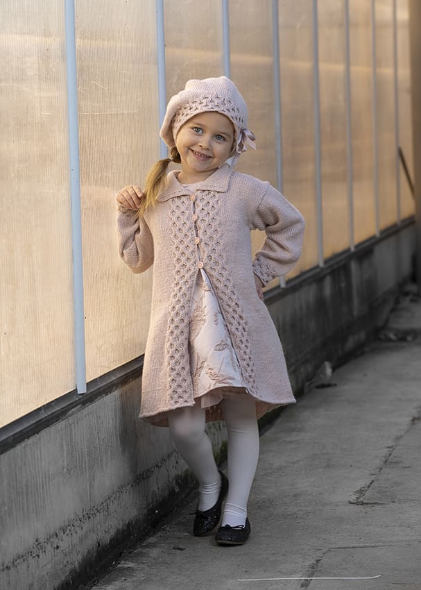 Product image for FIA KÅPE OG LUE 1825-1