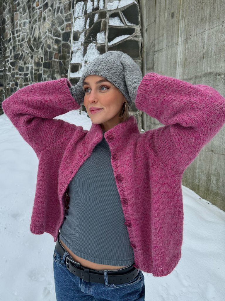 Product image for JOMFRULAND VOTTER BY ØYUNN KROGH 06-15