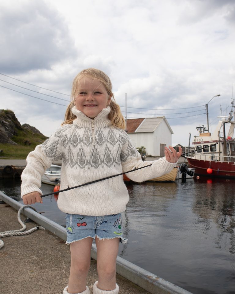 Product image for EVENTYRLIG ZIP-GENSER 486-21A