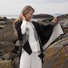 FERDIGSTRIKK - SETESDAL PONCHO SVART/HVIT