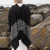 FERDIGSTRIKK - SETESDAL PONCHO SVART/HVIT