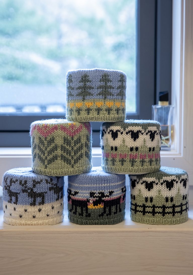 Product image for FLOKKEN PÅ FERIE DORULLTREKK 2427-16